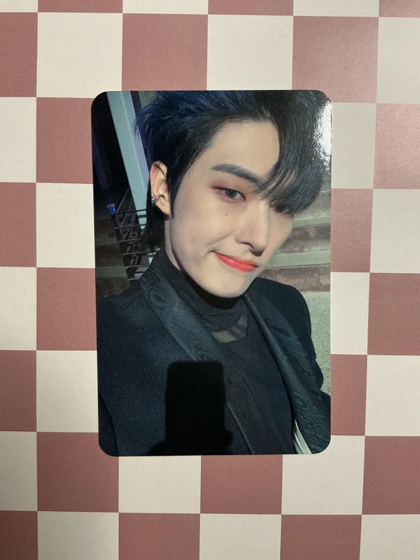 THE WORLD EP.1 : MOVEMENT DIGIPAK VER. hello82