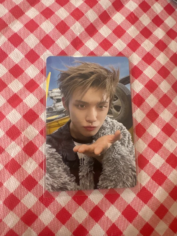 7TH YEAR: A Moment of Stillness in the Thorns Photocard Case Ver. HUNGER Ver.