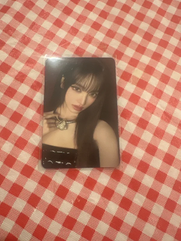 IVE WORLD TOUR [SHOW WHAT I AM] RANDOM PHOTOCARD PACK