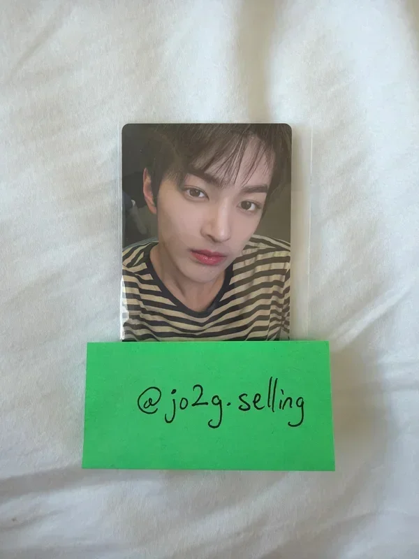 Color Outside The Lines Weverse Fansign POB - Keonho