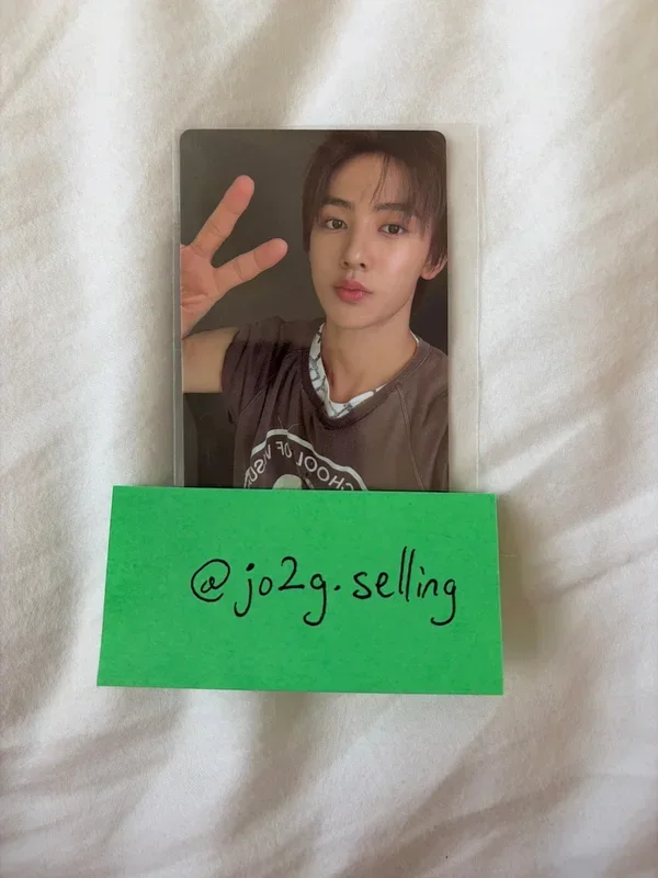 Color Outside The Lines Weverse Fansign POB - Seonghyeon