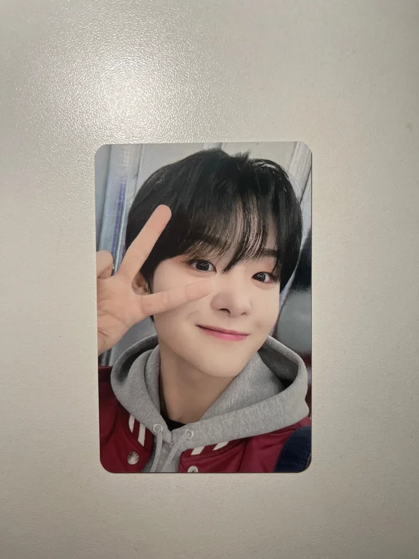 TREASURE TOUR [HELLO] TREASURE ACRYLIC PHOTO CARD HOLDER