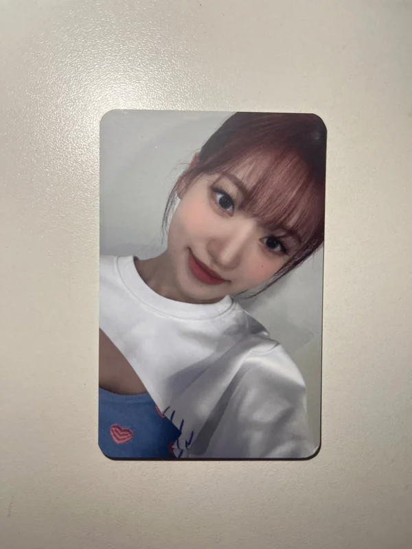 the Billage of perception: chapter three RANDOM PHOTOCARD