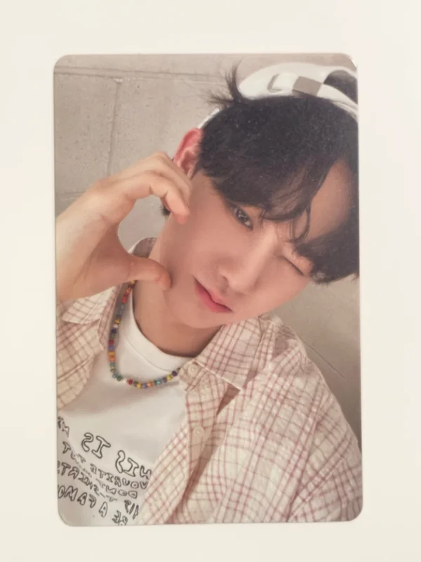 YUNSEO - EVNNE Target: ME V ver.