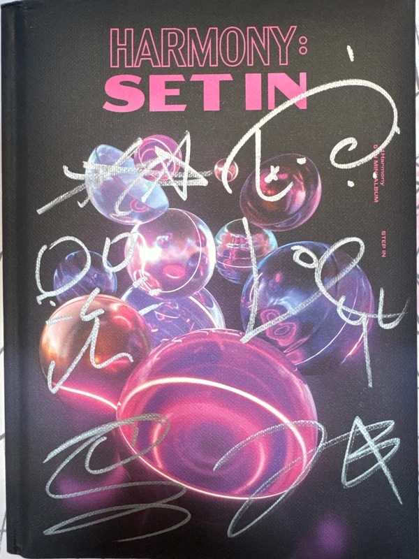 SIGNED ALBUM HARMONY : SET IN