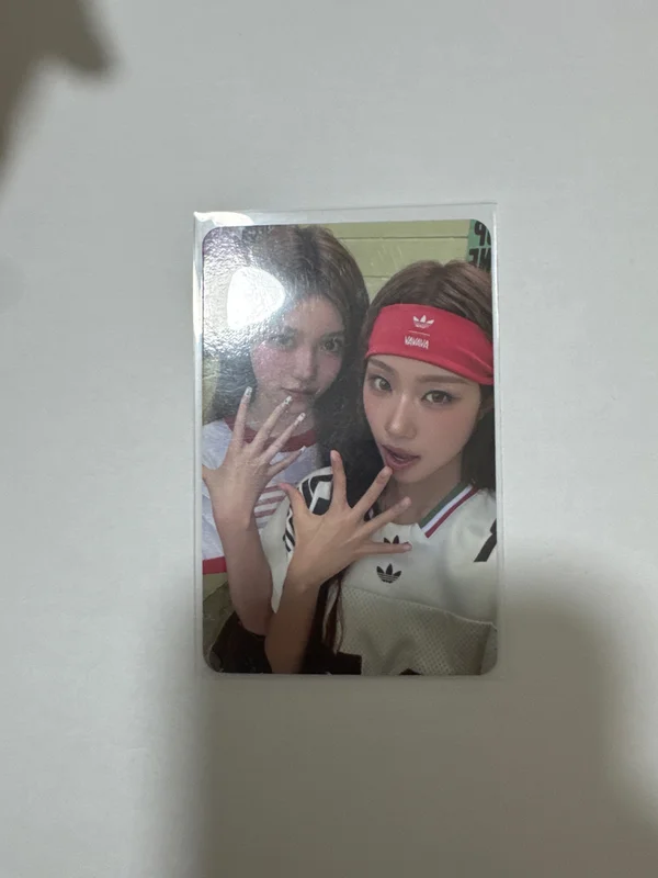 Not Just Pretty POSTERBOOK Ver. Supercrush Ver.