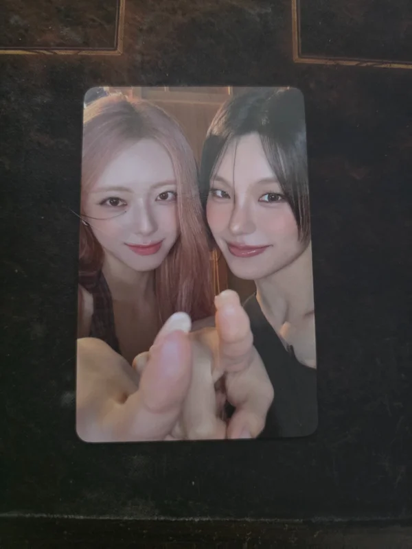 ITZY The 4th Fan Meeting 있지 믿지, 날자! ON AIR TRADING CARD