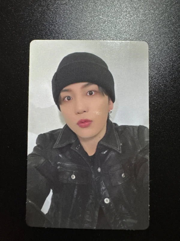 GOLDEN HOUR : Part.1 hello82