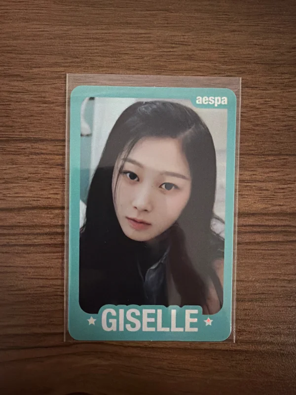 MY WORLD TRADING CARD SET D