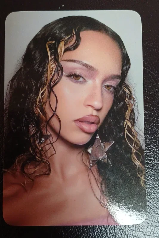 KATSEYE 'WILD' POP-UP in Seoul RANDOM TRADING CARD VER.B