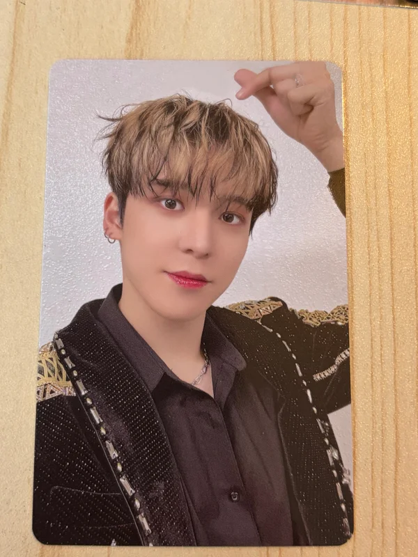 ATEEZ WORLD TOUR [THE FELLOWSHIP : BREAK THE WALL] IN SEOUL DVD