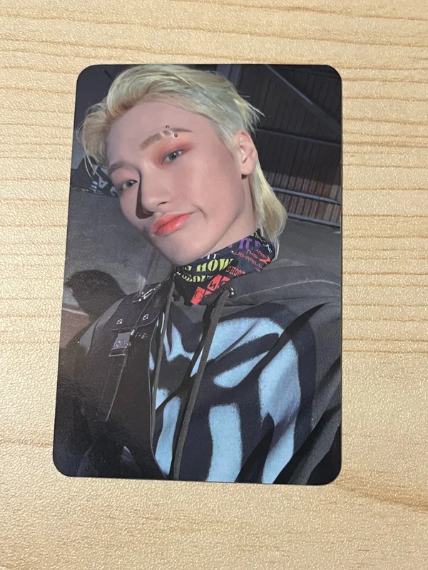 THE WORLD EP.1 : MOVEMENT DIGIPAK VER. hello82