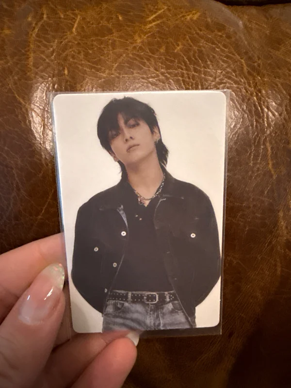 GOLDEN WEVERSE USA Exclusive