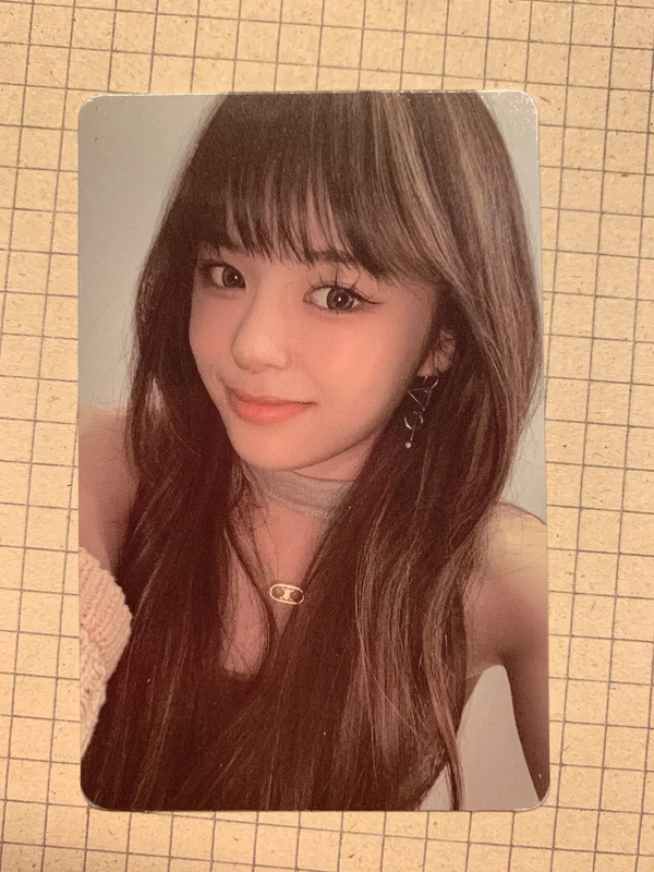 EVERGLOW E:U 'ZOMBIE SOUND WAVE' Photocard | Sold by aishatopia