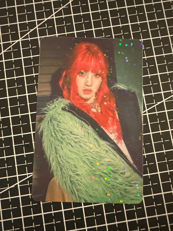 YUQI : HAPPY FREAK DAY POP-UP Photo Card Collect Book