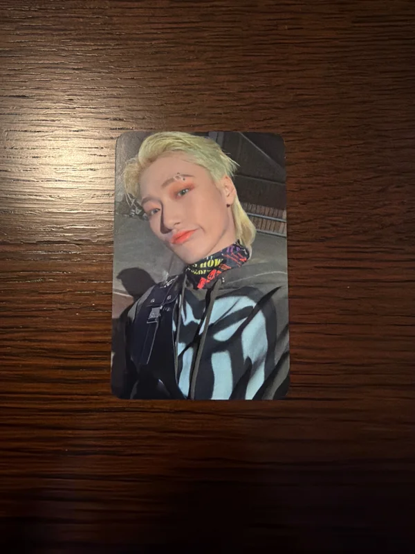 THE WORLD EP.1 : MOVEMENT DIGIPAK VER. hello82