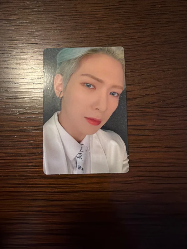 THE WORLD EP.1 : MOVEMENT DIGIPAK VER. hello82