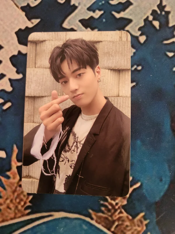 THE FIRST STEP : CHAPTER TWO BLACK ver.