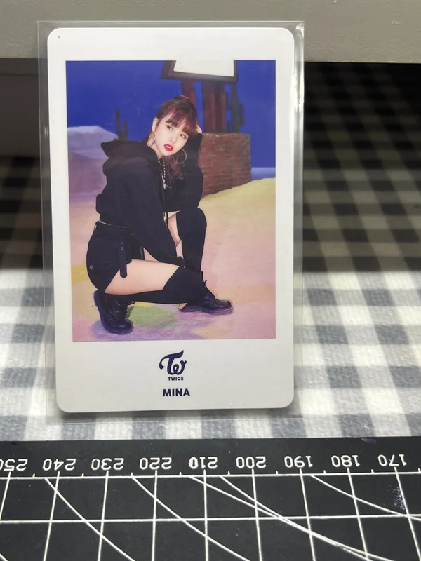 Breakthrough RELEASE EVENT Photocard set