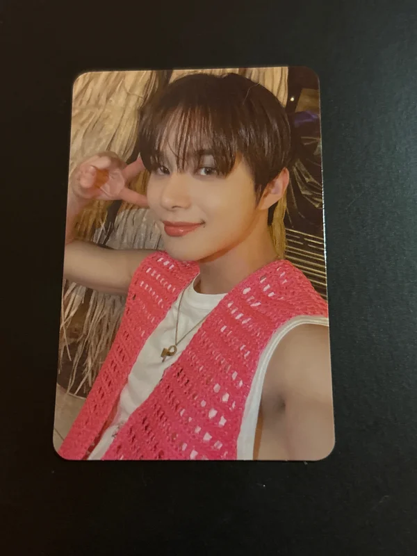 2 Baddies Photobook Ver. US ver.