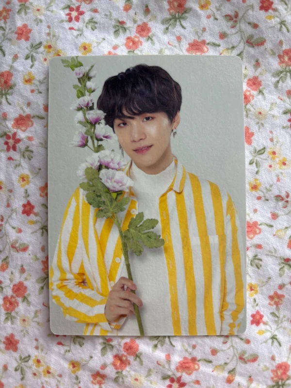 BTS WORLD TOUR 'LOVE YOURSELF' MINI PHOTO CARD