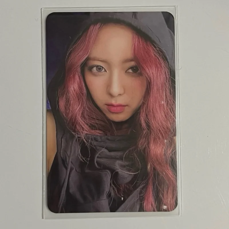 OFFICIAL ITZY YUNA BORN TO BE STANDARD VER.