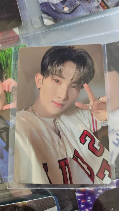 HOT: Doorbell Ringing Hiker ver. Seeun