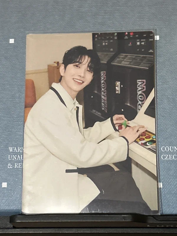 SEVENTEEN 2025 JAPAN FANMEETING 'HOLIDAY' PHOTO CARD