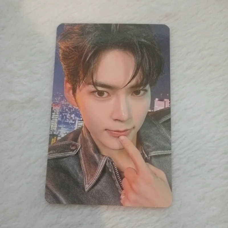 Hanbin ZEROBASEONE POP-UP in GANGNAM RANDOM PHOTO CARD SET