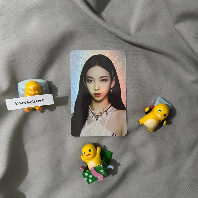 Savage Hologram Photo Card - KARINA