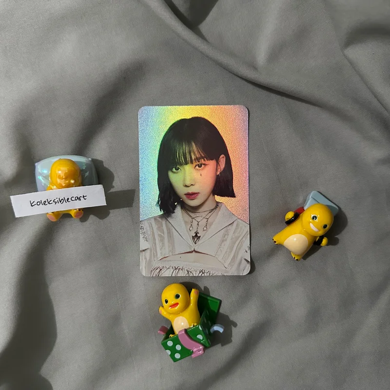 Savage Hologram Photo Card - WINTER
