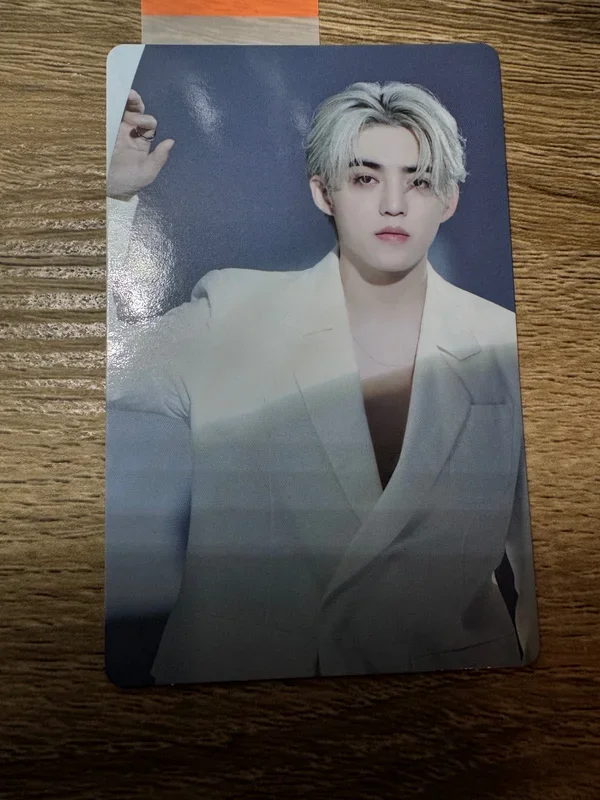 SEVENTEEN WORLD TOUR [NEW_] Trading Card Set