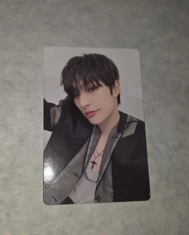 GOLDEN HOUR : Part.1 hello82