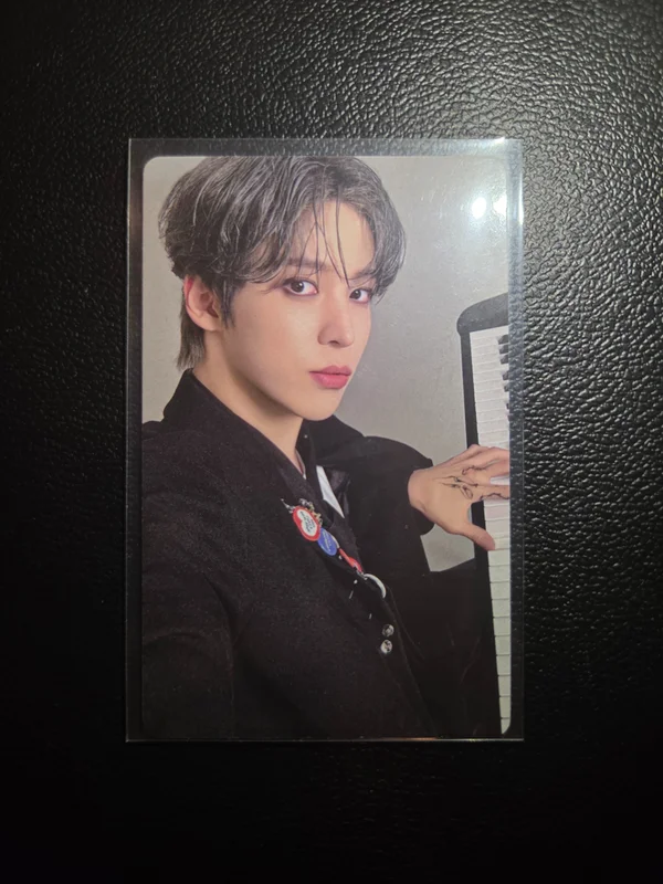 2025 SEASON'S GREETINGS