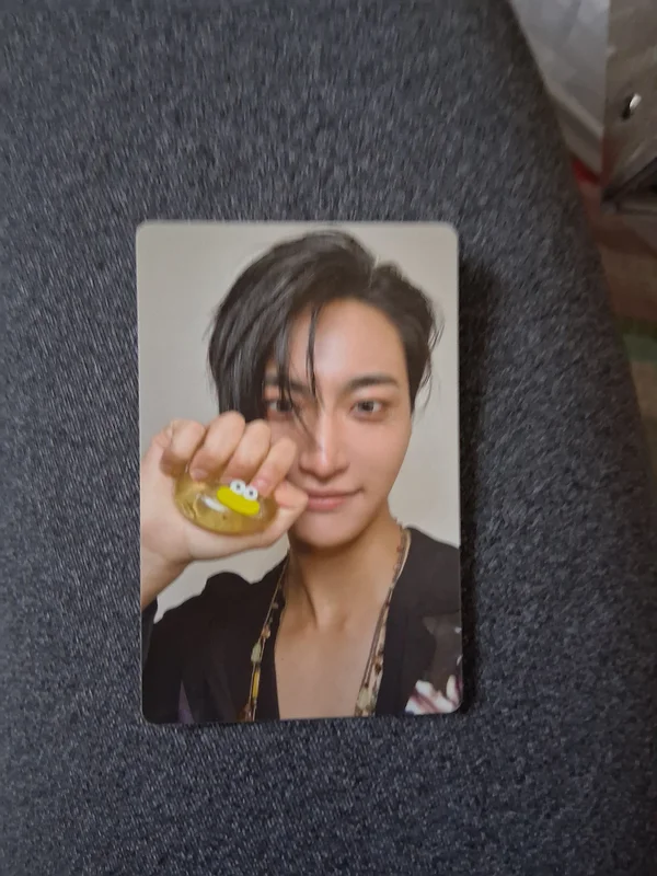 Extra Ateez photocard