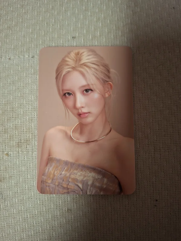 IVE WORLD TOUR [SHOW WHAT I AM] RANDOM PHOTOCARD PACK
