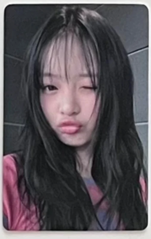 Pocamarket, NewJeans HANNI Get Up YIZHIYU K-pop Photocard