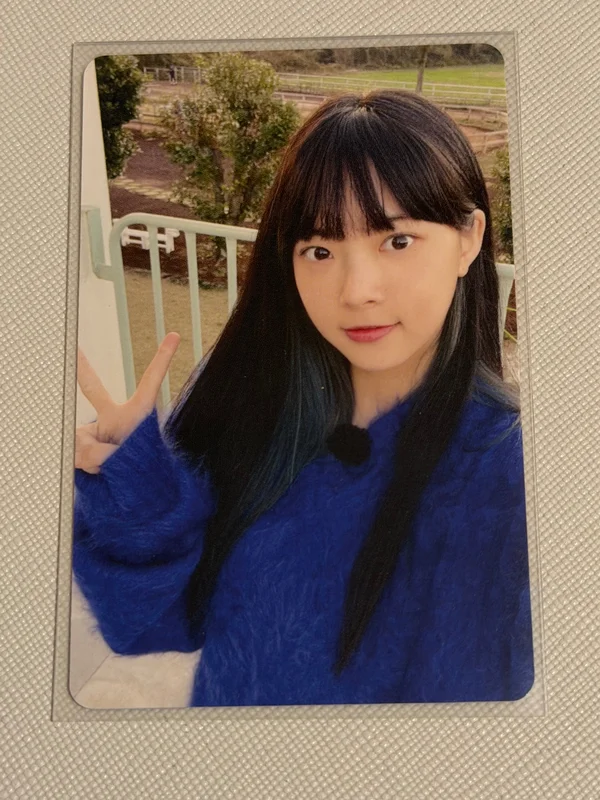 LE SSERAFIM's DAY OFF IN JEJU PHOTOBOOK