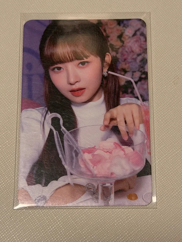 IVE THE FIRST FAN CONCERT The Prom Queens RANDOM PHOTOCARD PACK
