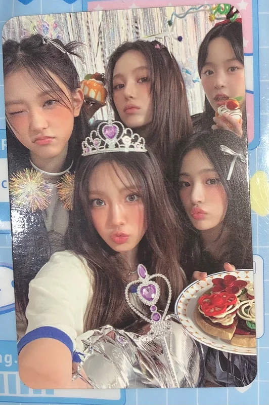 NewJeans 2024 SEASON'S GREETINGS