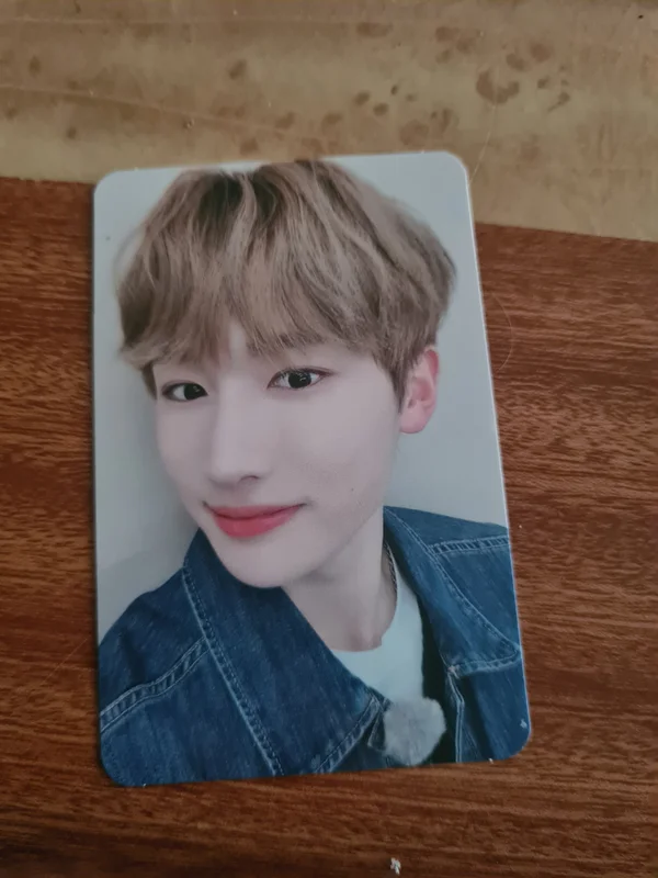 Hyuk book card
