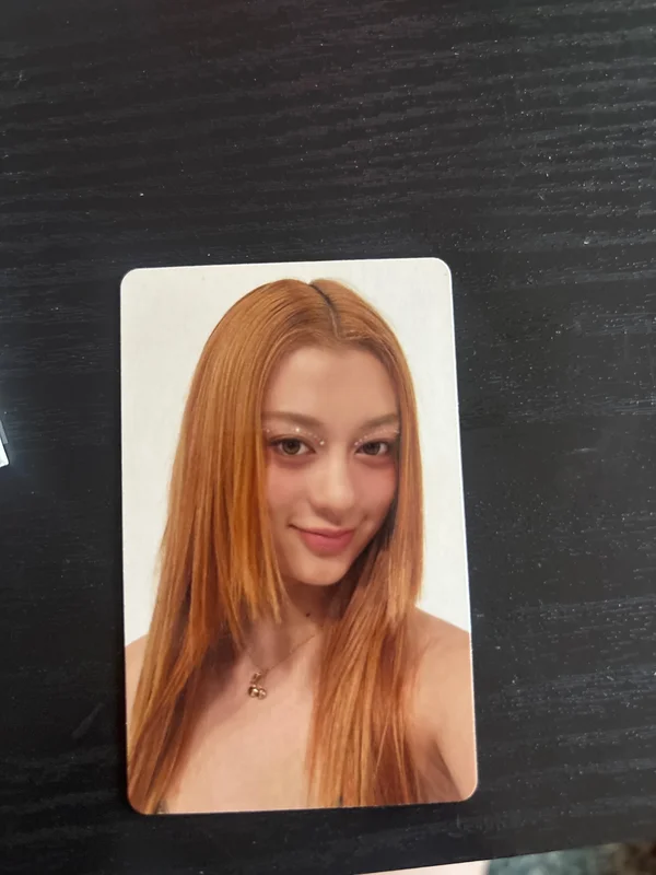 SIS (Soft Is Strong) PHOTOCARD + TIN CASE SET