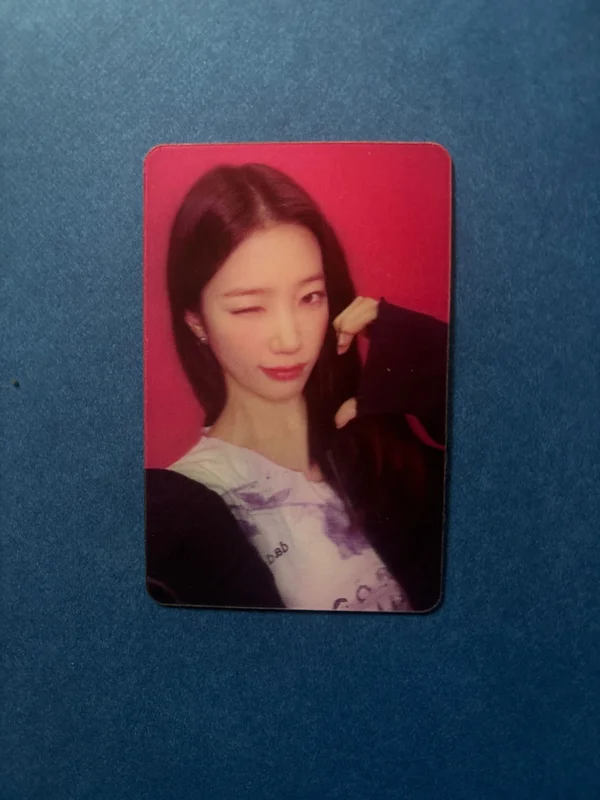 LE SSERAFIM VR CONCERT:INVITATION Lenticular Photocard Pack