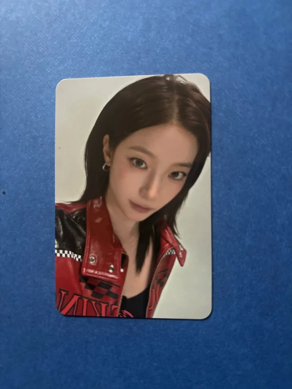 LE SSERAFIM VR CONCERT:INVITATION Lenticular Photocard Pack