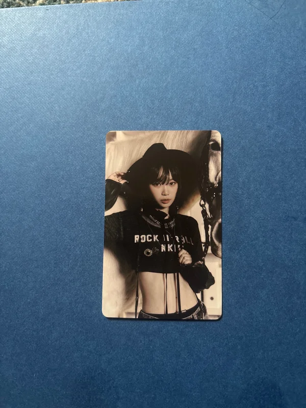 UNFORGIVEN COMPACT Ver. WEVERSE