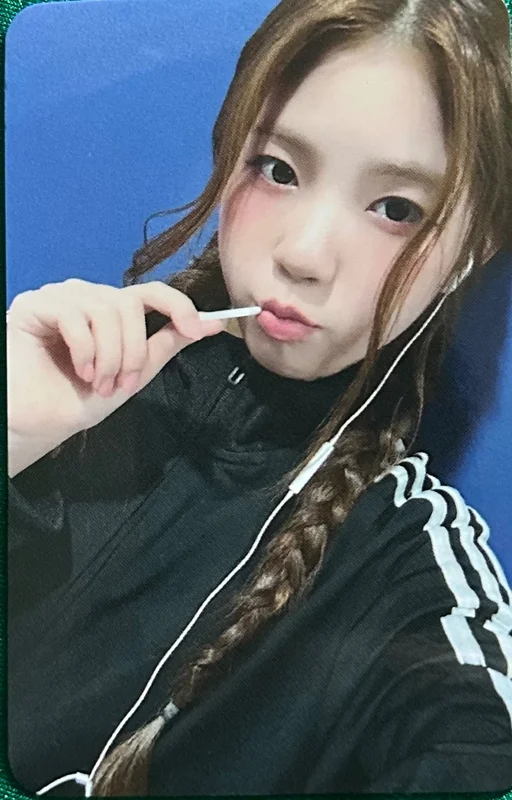 Yoona Curious Makestar