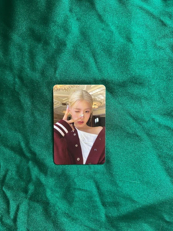 Yoon Jiyoon N/a Nemo Ver.