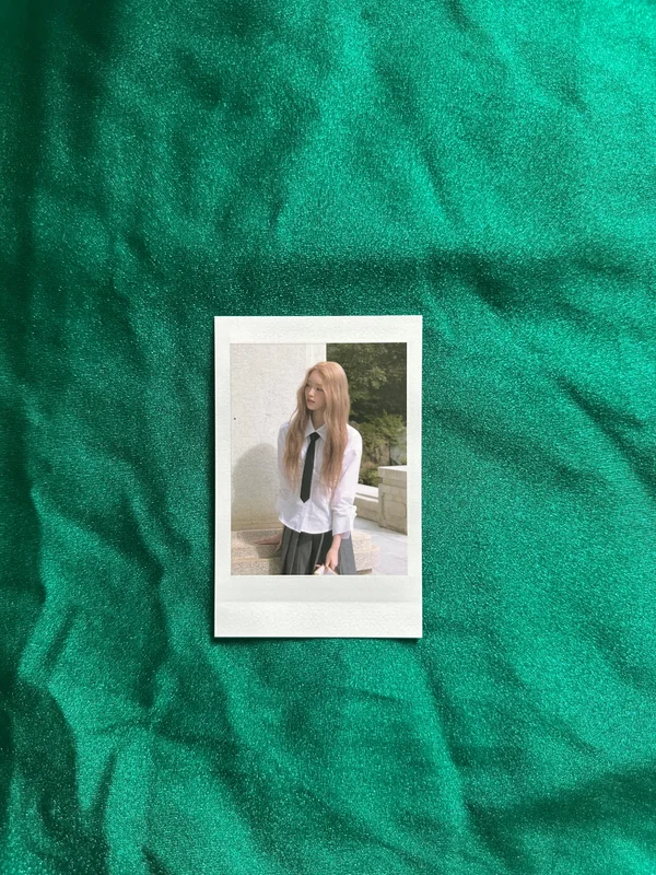 Jeong Saebi N/a iz Polaroid