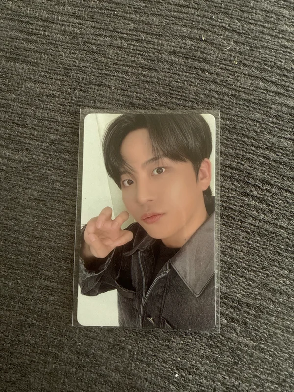 ATEEZ 2025 WORLD TOUR [IN YOUR FANTASY] IN INCHEON RANDOM PHOTOCARD PACK
