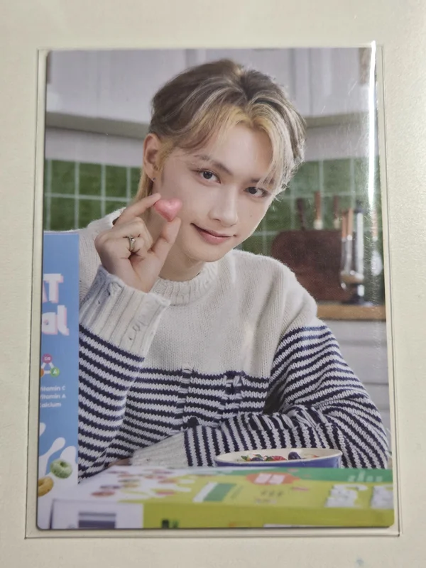 23 SEVENTEEN's HOME PHOTO CARD
